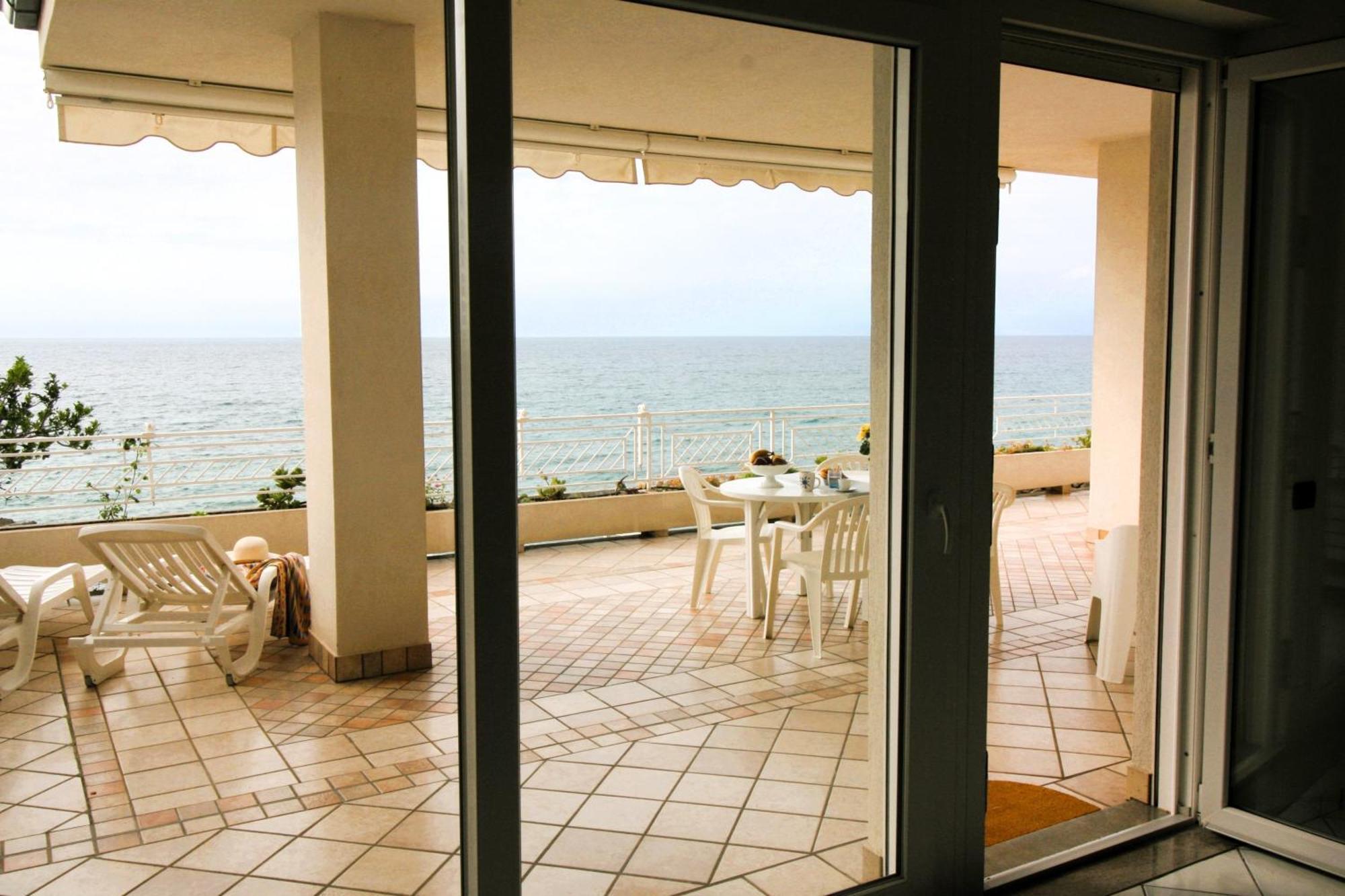 Villa Laura - Sul Mare Pizzo Kültér fotó