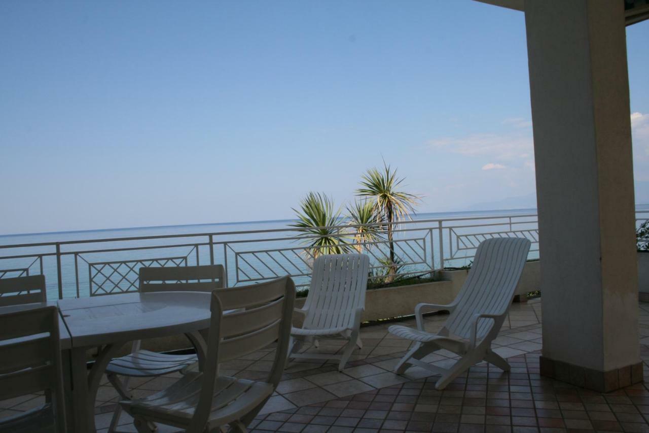 Villa Laura - Sul Mare Pizzo Kültér fotó
